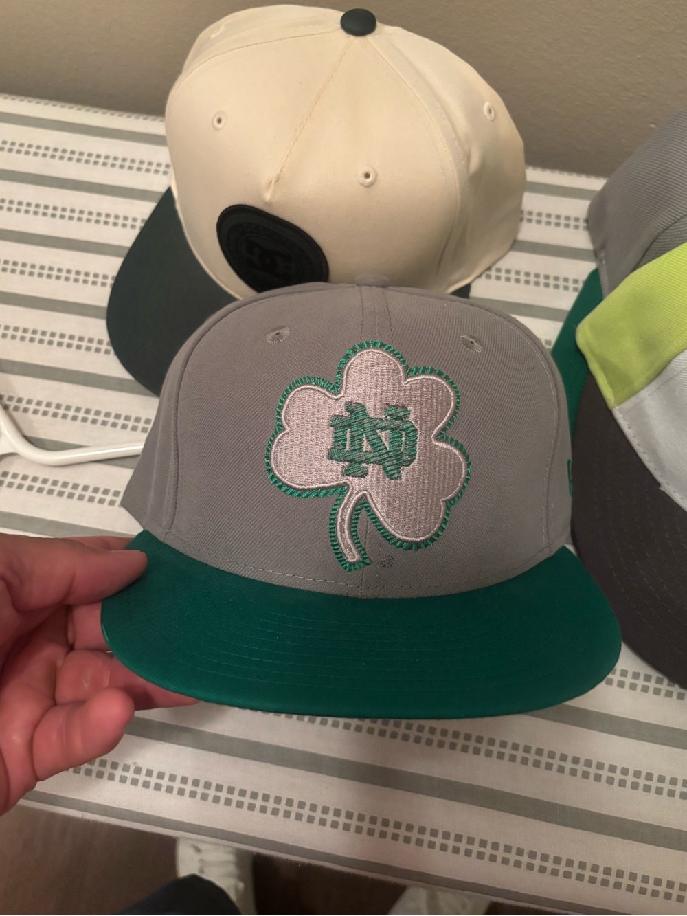 New Era 59FIFTY Notre Dame Fighting Irish Shamrock Fitted Hat Gray/Green Size 7¼
